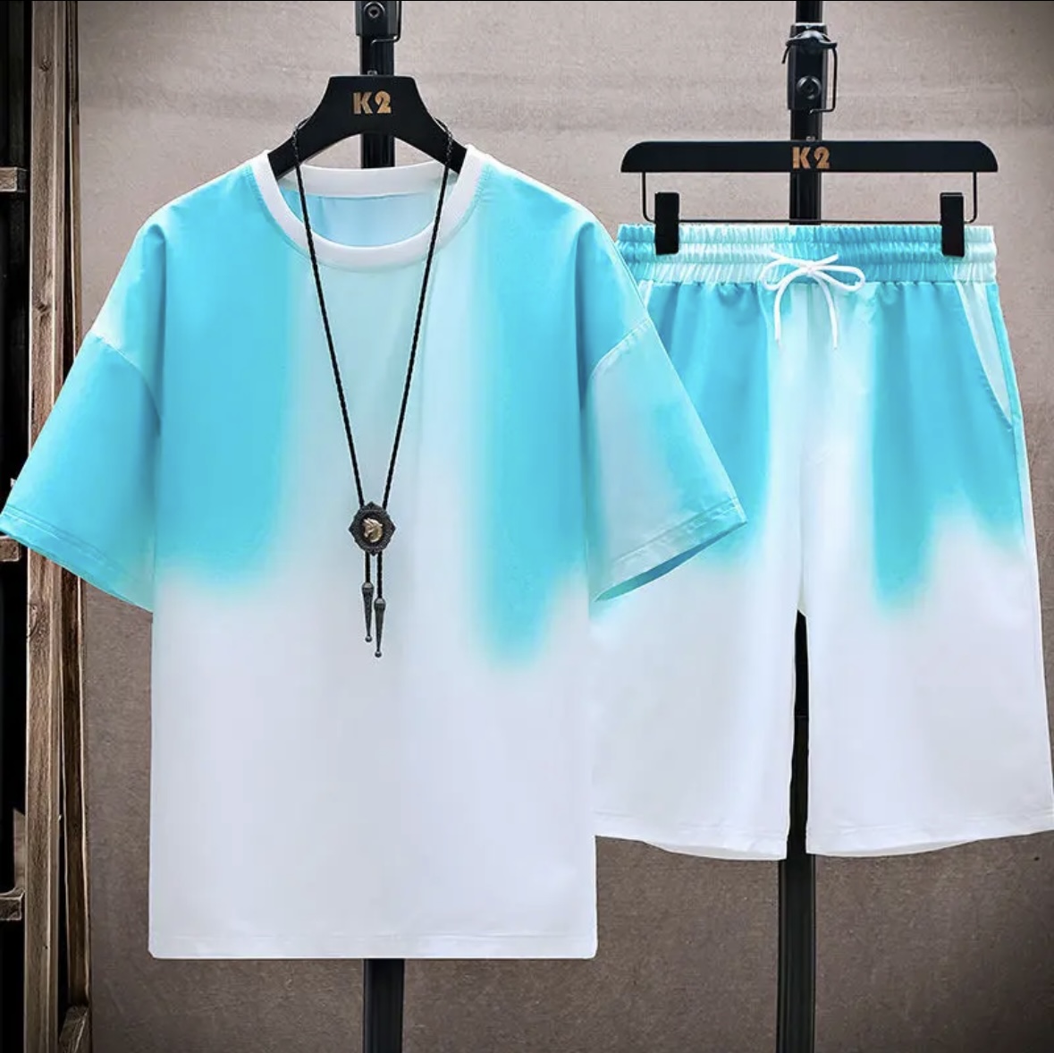 T-Shirts - ชุดเซ็ตผ้าไหมน้ำแข็งคู่รักสำหรับฤดูร้อนขายดีรุ่นใหม่ เสื้อยืดและกางเกงขาสั้นสไตล์เกาหลีทรงหลวม ใส่ได้ทั้งชายและหญิง แฟชั่น แห้งเร็ว